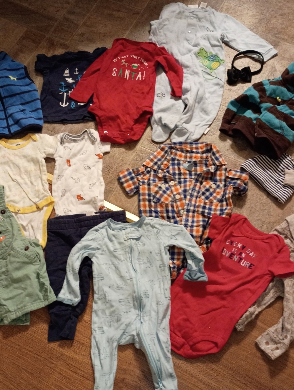 20 Piece Little Boys Size 0 To 6 Month Clothes Lot